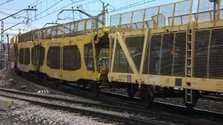 Renfe Mercancias - 253.086 con variado portacoches por via banalizada en Villaverde Bajo