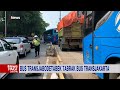 Bus Transjabodetabek Hantam Separator Busway Hingga Bus Transjakarta #iNewsPagi 18/04