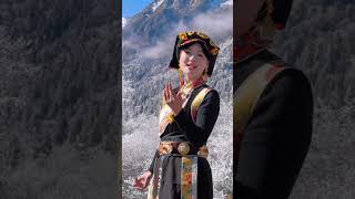 歌曲《藏家姑娘》歌手文毛代青川西美景 藏服 阿坝州 雪山🏔