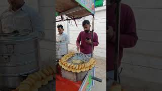 ये भैया महीने का बहुत कम कमाते है 🥺 #foodie  #streetfood #youtubeshorts #ytshorts #chaat #viralvideo