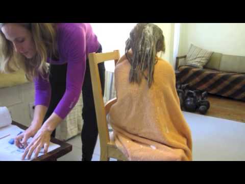 How to Remove Lice and Nits with Conditioner and a Comb How to Remove Lice and Nits with Conditioner and a Comb