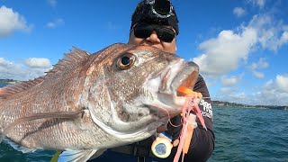 Slow Jigging for BIG fish at Whangaparāoa, Auckland (EPIC day Fishing)