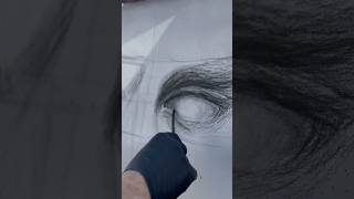 Doing a Live drawing of eyes #liveart #livedrawing #charcoalart  #charcoaldrawing #artist