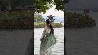 Step into one of china’s most beautiful watertowns! #杭州 #杭州街拍 #hangzhou #hanfu #hanfu汉服 #hanfugirl