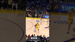 AD Backdoor feed to LeBron #NBA #lebronjames #highlights #lakers