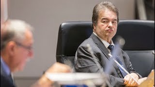 Rick Chiarelli protested by council crowd and colleagues