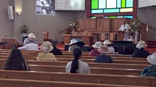 Pacific island churches in Auckland adhere to strict crowd control measures