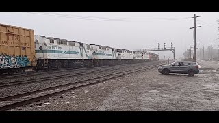 (Saturday Morning Trains) [VIA Train Meets CN Train \u0026 5 Ex-Metrolink Units Trailing On CN X394!!]