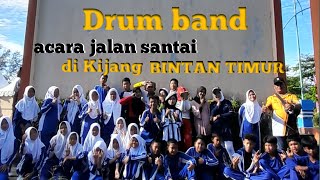 Iringan drum band acara jalan santai di Kijang, Bintan Timur.