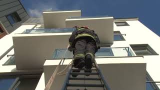 Львів: рятувальники ліквідували пожежу в квартирі (ВІДЕО)