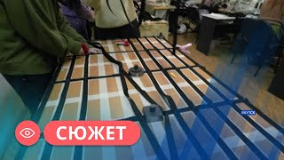 Студенты и преподаватели АГИКИ шьют носилки для участников СВО