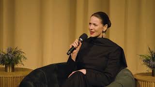 Sam Heughan & Caitriona Balfe talk about filming the last episode of Outlander | SciFiNow