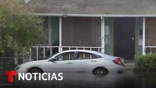 Residentes de Pájaro vuelven a sus casas tras inundaciones | Noticias Telemundo