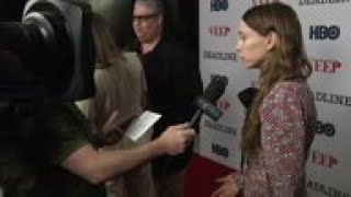'Veep' actress Sarah Sutherland says actor-dad Keifer Sutherland is 'on the mend' after fall last we