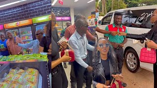 Spice Diana awadde ba fans be ssente n'ebintu ebimu at Rubis Bugolobi