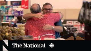 Evacuees return to Yellowknife but wildfire threat remains