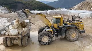 Komatsu WA800 Wheel Loader Loading Caterpillar 775E Dumpers