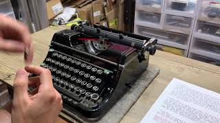 1937 UNDERWOOD Champion Portable Typewriter