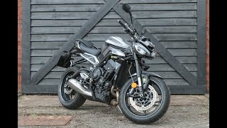 2023 Triumph Street Triple 765 R in Silver Ice