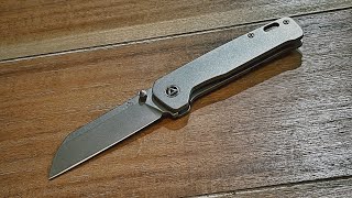 QSP Penguin Titanium Framelock review and liner lock comparison