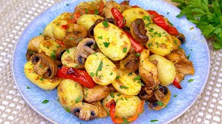 Easy and delicious dinner! Potatoes with mushrooms and chicken in the oven! Enjoy your meal