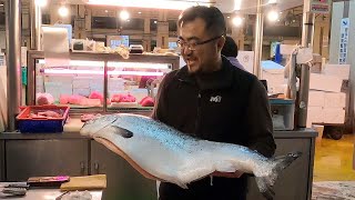 How to Cut a Salmon鮭魚切割 - Taiwan Fish  Market - Taiwanese Street Food