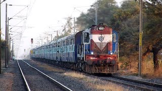 Struggling WDM3A Alco with the heavy load of Jabalpur-Somnath Express!