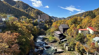 定山渓温泉での紅葉風景。ようやく訪れた見頃の色付き - 2023年10月21日 (4K HDR Ultra HD)