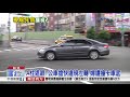 a柱遮眼 公車搶快違規左轉 婦遭撞卡車底│中視新聞 20170909