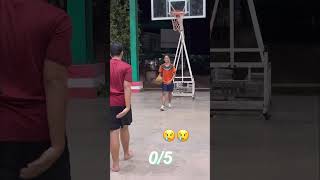 แข่งกันยิงลูกโทษ 5 ลูก🏀 ใครจะลงมากว่ากัน😂 #basketball #challenge #shorts