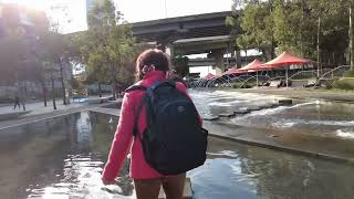 追梦人 - 姐妹们在悉尼情人港 ，赌场。Three sisters visiting Darling Harbour . The Star City Casino Sydney Australia