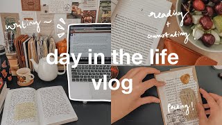 day in the life vlog ☕️ 📖 : reading, annotating, packing orders