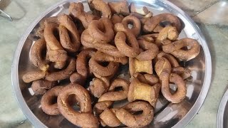 घुघुते (Ghughute) बनाने की विधि || uttrakhandi festival || kumauni recipe @PriyazLife