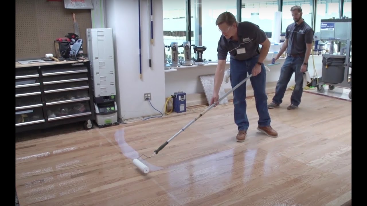 Applying Polyurethane To Floors With Roller Floor Roma