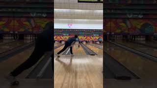 [一心保齡球館] Storm lightning blackout #bowling #2handedbowling #保齡球 #雙手曲球 #stormbowling #strike