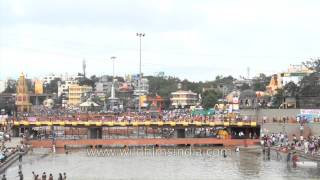 Indians participate in Nashik Kumbh Mela at Ramkund - Time lapse