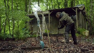 【穷电影】男子躲在森林数年不敢出去，只因外界早已末日，到处都是吃人怪物
