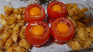 ¿Tienes tomates y huevos y papas? Haz esta sencilla receta que es deliciosa y económica.