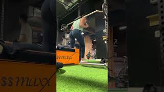 Safety Bar Bulgarian Split Squat #splitsquat #squat #legday #training