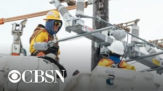Senator Tina Smith calls for investigation into gas price hikes during Arctic freeze