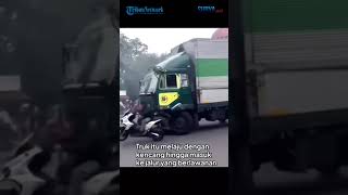 Sopir Truk Ugal-ugalan di Cipondoh Tangerang, Tabrak Sejumlah Pengendara, Warga Ngamuk