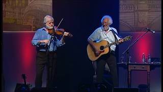 The Foxrock Hornpipe/ Ostinelli's Hornpipe - The Dubliners | Vicar Street: Dublin Experience (2006)