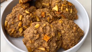 THE BEST SOFT AND CHEWY CINNAMON APPLE OATMEAL COOKIES.