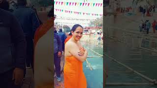 Desi Aunty Life Style Bath in River ganga India Enjoy Desi Aunty