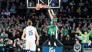 Dee Bost slams it home for Zalgiris!