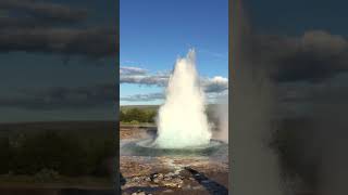 冰島史托克間歇泉 (Strokkur Geyser)