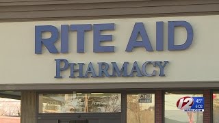 Police ID Warwick stabbing victim, 2 men who helped her
