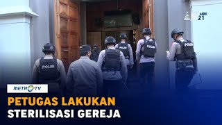 Petugas Lakukan Sterilisasi Gereja Jelang Misa Natal