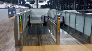 敦賀駅の新設エスカレーター 13・14番のりば 下り改札口から一つ目