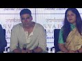 Akshay Kumar ANGRY On Reporters Embarrassing Questions & Walks Off From Stage